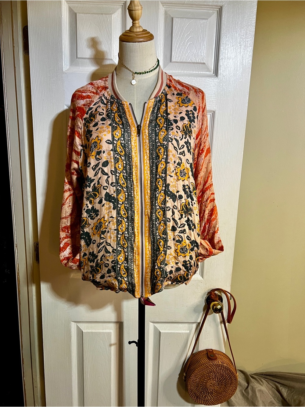 Mystree Wms Coral Floral Abstract Print Boho Festival Light Bomber Jacket L